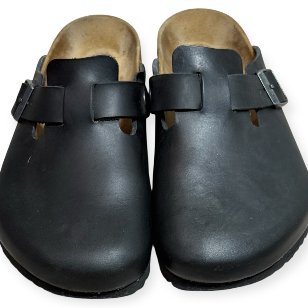 Birkenstock Boston 
Oiled Leather - Black 
Unisex Size 42 
Men’s 9
Women’s 11 - Picture 7 of 14
